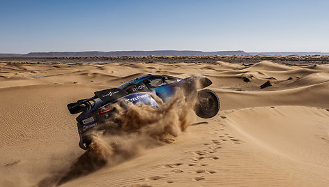 Vaidotas Žala Maroke išbandė naują Dakaro Prodrive „Hunter“