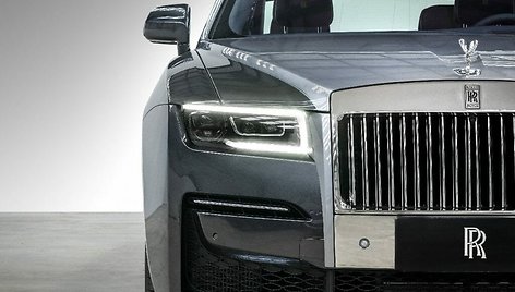 Šiuolaikiniai Rolls-Royce automobiliai turi lengvai paslepiamas skulptūrėles. (Gamintojo nuotrauka)