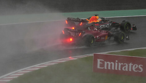 Formulės 1 Japonijos GP: Maxas Verstappenas ir Charlesas Leclercas