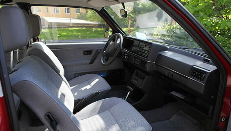 Antros kartos Volkswagen Golf su automatine 3 laipsnių transmisija. (Trogain, Wikimedia(CC BY-SA 4.0)