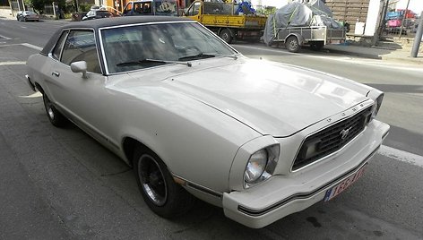 Antros kartos Ford Mustang su dideliu priekiniu bamperiu. (Joost J. Bakker, Wikimedia (CC BY 2.0)