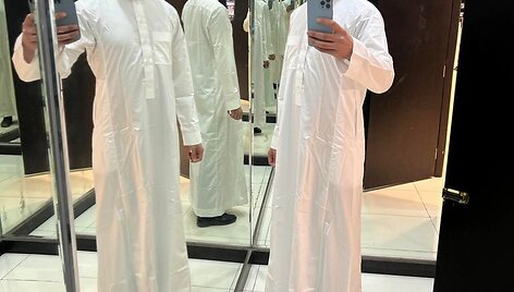 Slavomir Volkov matuojasi arabi&scaron;ką apdarą