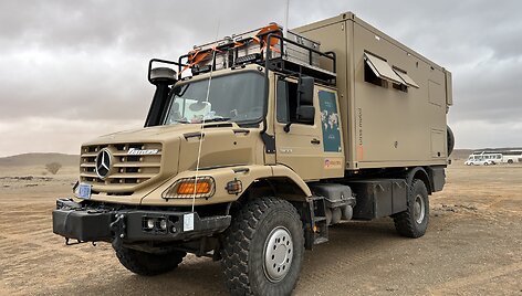 Henkas ir Marja Beentjes keliauja aplink pasaulį įspūdingu kemperiu &bdquo;Mercedes Zetros&ldquo;