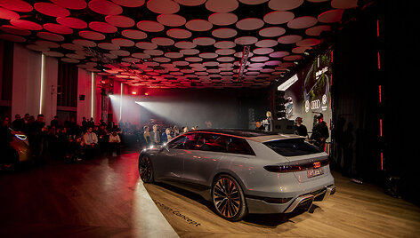 Moller auto apžvalga: &bdquo;Audi A6 Avant e-tron&ldquo; 
