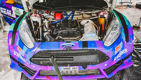 &bdquo;7bet Winter Rally Auk&scaron;taitija&ldquo; techninė zona prie&scaron; startą