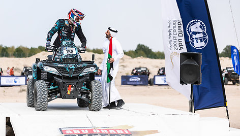 „CFMOTO Thunder Racing Team“  startavo Abu Dhabi Dessert Challenge prologe