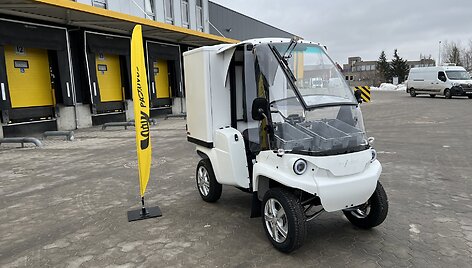 &bdquo;Lietuvos pa&scaron;tas&ldquo; bando elektromobilius &bdquo;Ligier&ldquo; ir &bdquo;Paxster&ldquo; 