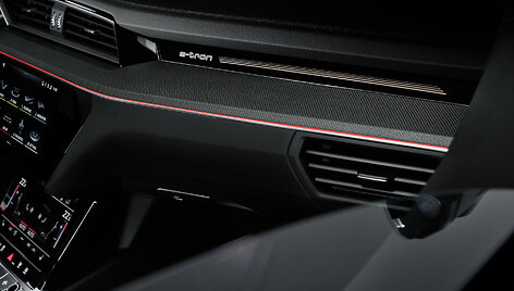 Audi Q8 55 e-tron quattro