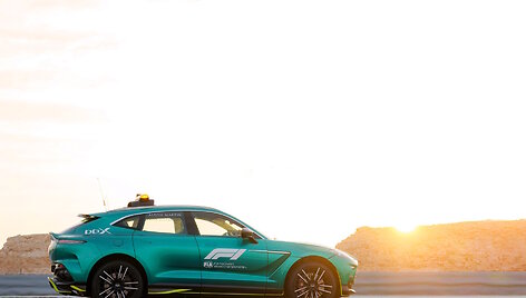 Naujas Formulės 1 medikų &bdquo;Aston Martin DBX707&ldquo;