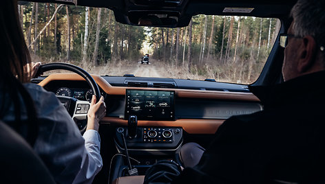 „Land Rover Defender“ bandymai Druskininkų miškuose