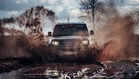 „Land Rover Defender“ bandymai Druskininkų miškuose