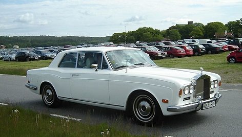 Rolls-Royce Corniche. (nakhon100, Wikimedia (CC BY 2.0)