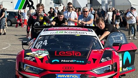 J.Karklys ir J.Gelžinis debiutavo „ADAC GT Masters“ čempionate