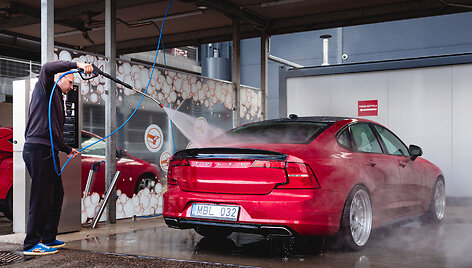 Edgaras ir jo patobulintas Volvo S90