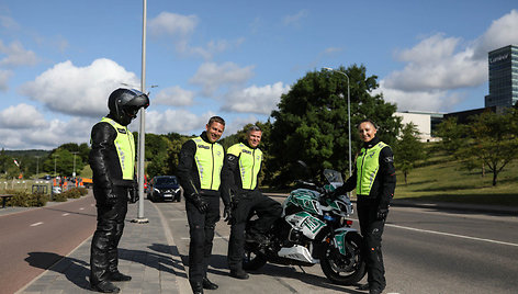 Nauja policijos motociklus vairuojančių pareigūnų apranga