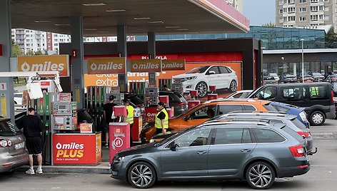 Degalų kainų mažinimo akcija Circle K ir Viada degalinėse privertė keisti kainas ir konkurentus