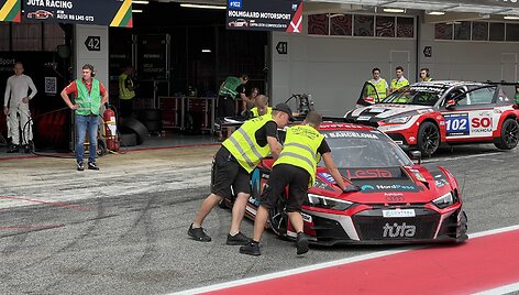 &bdquo;Juta Racing&ldquo; komandos ruo&scaron;iasi Barselonos 24h lenktynių kvalifikacijai