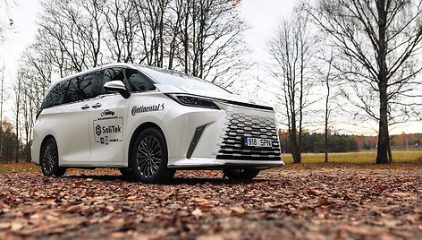 Lexus LM: limuzinas ar vienatūris?