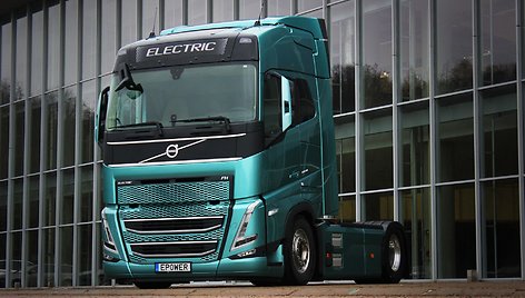  „Volvo FH Electric“ išrinktas „Tarptautiniu metų sunkvežimiu 2024“