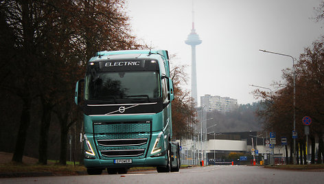  „Volvo FH Electric“ išrinktas „Tarptautiniu metų sunkvežimiu 2024“