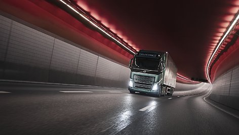  „Volvo FH Electric“ išrinktas „Tarptautiniu metų sunkvežimiu 2024“