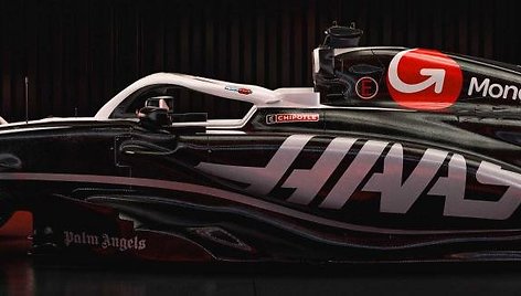 „Haas“ naujasis Formulės 1 automobilis VF-24 ir pilotai