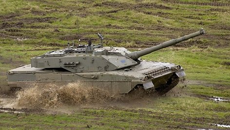 Ariete išvysto 65 km/val. maksimalų greitį. (Esercito.difesa.it, Wikimedia (CC BY 2.5)