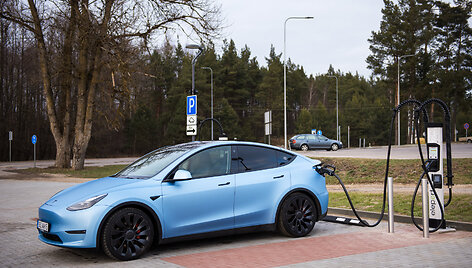 Kelyje Vilnius-Druskininkai pradeda veikti dvi 300 kW galios &bdquo;Eleport&ldquo; įkrovimo stotelės