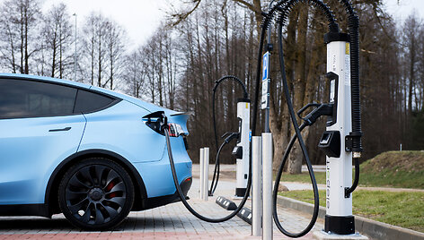 Kelyje Vilnius-Druskininkai pradeda veikti dvi 300 kW galios &bdquo;Eleport&ldquo; įkrovimo stotelės