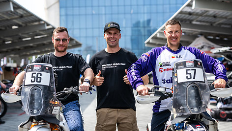 Abu Dhabi Desert Challenge startuoja Gediminas Šatkus ir ralio debiutantas Saulius Klevinskas