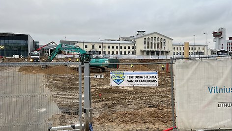 Rekonstruojama Vilniaus oro uosto stovėjimo aikštelė