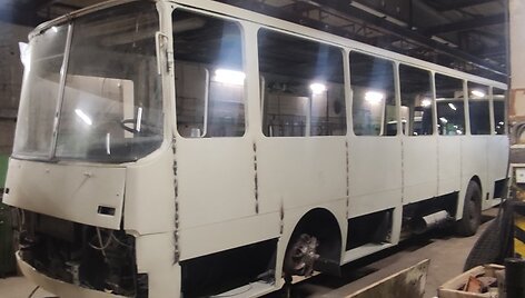 Istorinis autobusas &bdquo;Ikarus&ldquo; atgimė troleibusų parke