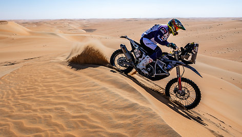 A.Gelažninko mokiniai G.Šatkus ir S.Klevinskas pasiekė Abu Dhabi Desert Challenge finišą