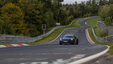 Pirmasis hibridinis &bdquo;Porsche 911&ldquo;