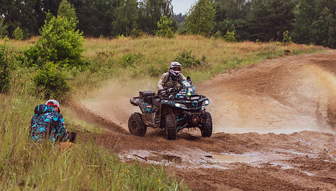  „CFMOTO Thunder Racing Team“ startuos Rally Breslau