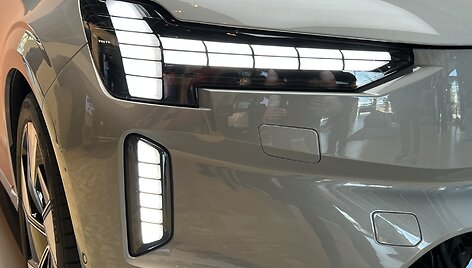 Elektrinis Volvo EX90