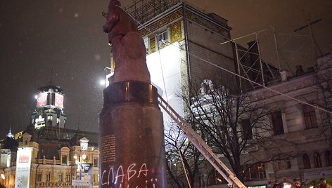 Kijeve nuverstas Lenino paminklas