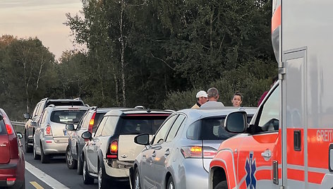 Spūstis automagistralėje A1 dėl avarijos