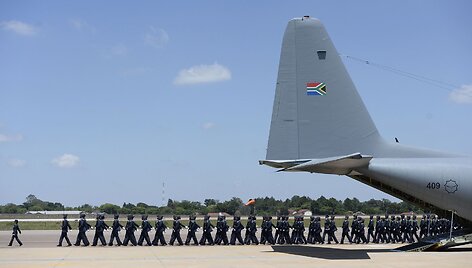 Nelsono Mandelos palaikai i&scaron; Vaterklofo oro pajėgų bazės bus skraidinami į Rytų Ky&scaron;ulį