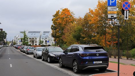 Mokama savivaldybių rinkliavos parkavimosi zona, carOne nuotr.