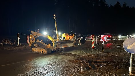 Kelio darbai Lazdynėlių gatvėje Vilniuje