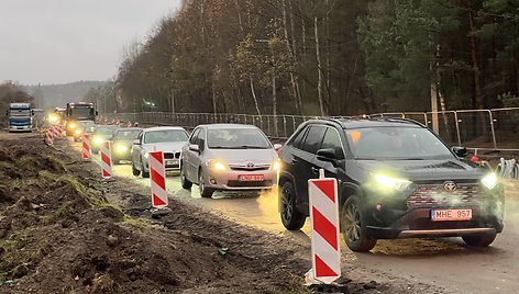 Kelio darbai Lazdynėlių gatvėje Vilniuje