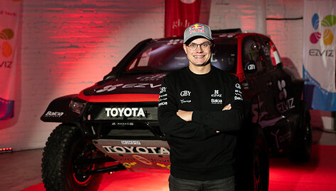 Rokas Baciu&scaron;ka pristatė Dakaro automobiį Toyota Hilux T1+ Ultimate Evo
