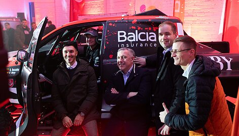 Rokas Baciu&scaron;ka pristatė Dakaro automobiį Toyota Hilux T1+ Ultimate Evo