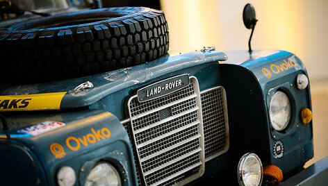 Karolis Rai&scaron;ys ir Ignas Daunoravičius pristatė Dakaro &bdquo;Land Rover 109 Station Wagon&ldquo;