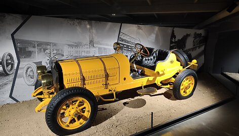 Benedikto Vanago interviu Automuziejuje prie&scaron; i&scaron;vykstant į Dakarą