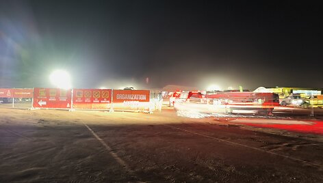 Dakaro maratono bivakas netoli Alulos