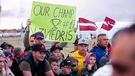 Latviai lenktynėse