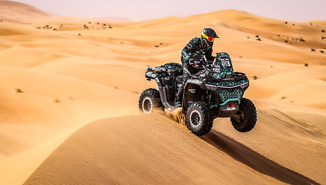 Abu Dhabi Desert Challenge: maratoninė CFMoto Thunder RT diena