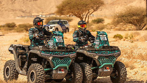 CFMOTO Thunder RT startavo Abu Dhabi Desert Challenge